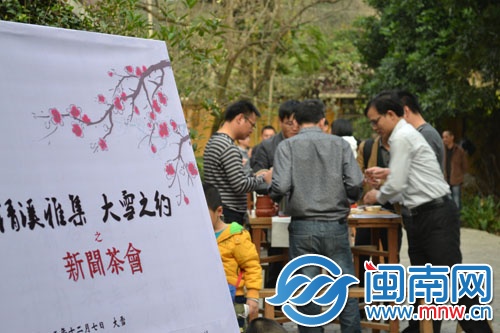 泡茶品飲，誦茶詩、講茶史，現場滿滿的文化味兒