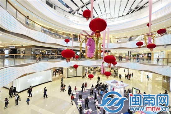 昨晚9點半，泉州市區萬達廣場，依舊人來人往