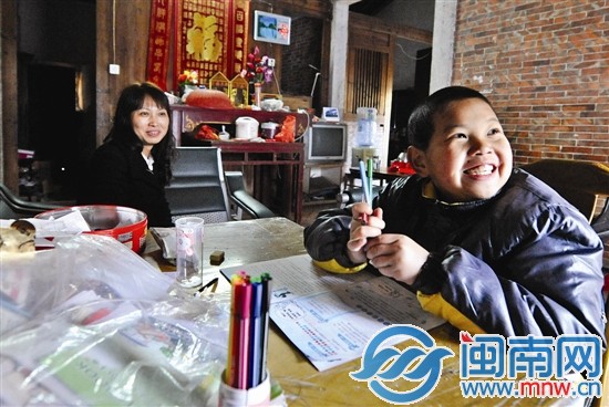 生活雖然困苦，一家人樂觀面對