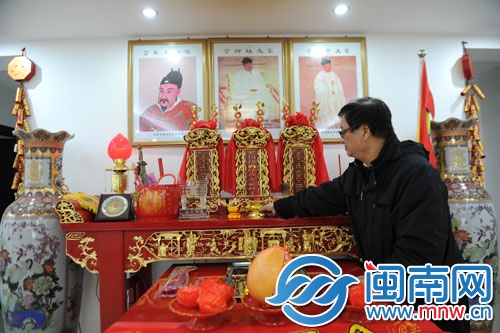 如今趙氏祠堂只能暫時安置在小區套房內