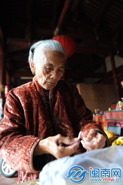 已經89歲的尤阿婆身體硬朗，夸贊兒孫孝順