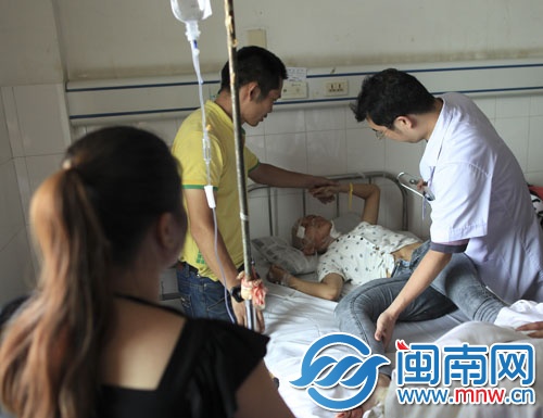 小虹腦出血，在安溪醫院搶救