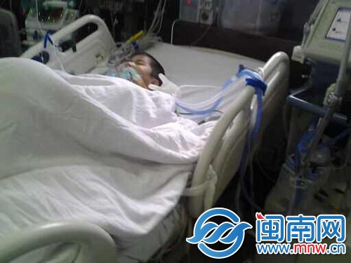小少航住進重癥病房，醫院下了病危通知